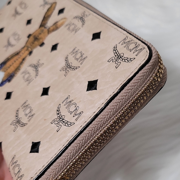 MCM ZIPPY WALLET - Picture 4 of 7